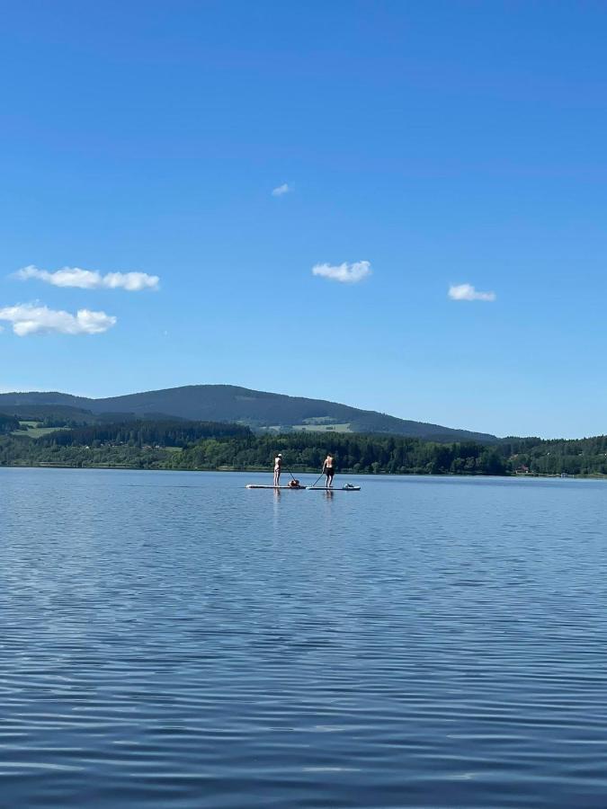 Hobiti Chatka Lipno Cerna v Posumavi Exterior photo